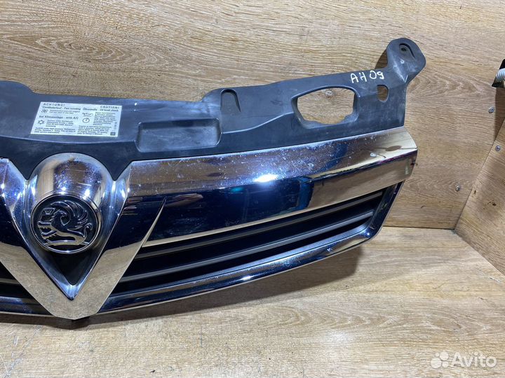 Решетка радиатора Opel Astra H рест Арт. 130315