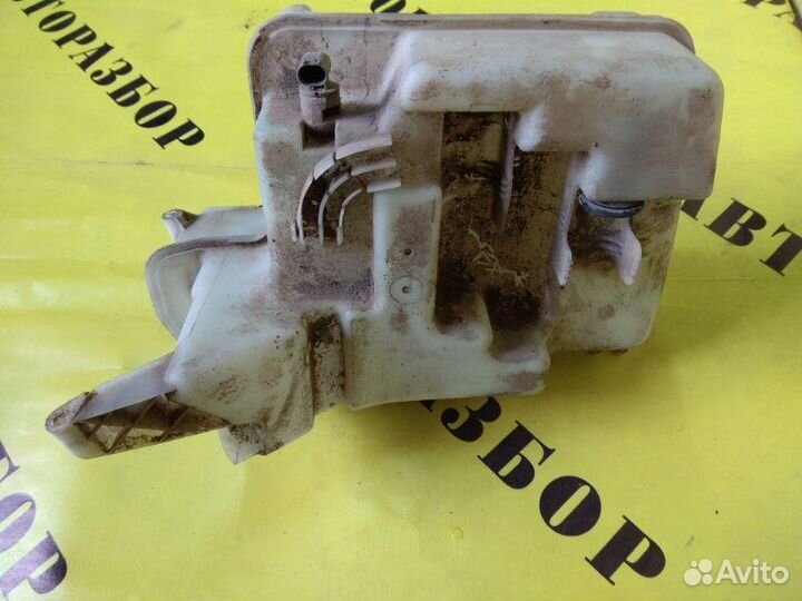 Бачок омывателя лобового стекла Bmw 5-Серия