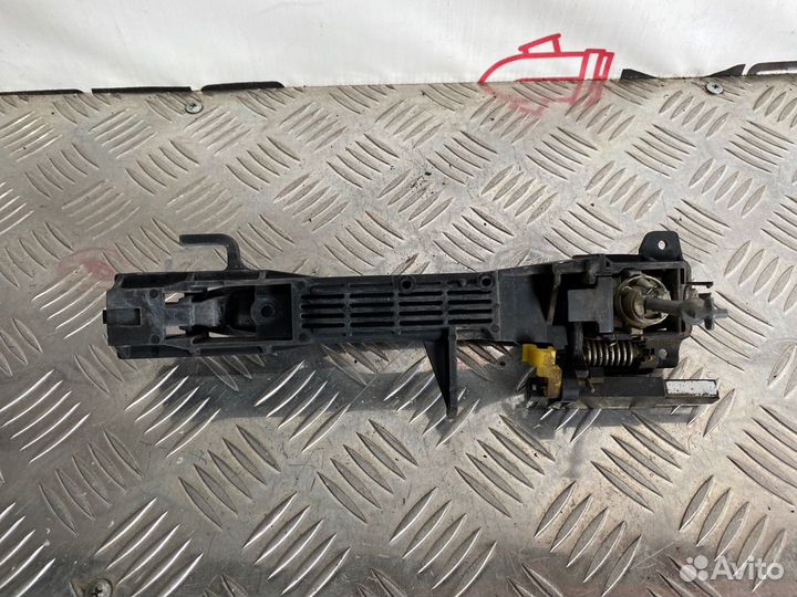 Б/У ручка двери внешняя передний левый Toyota