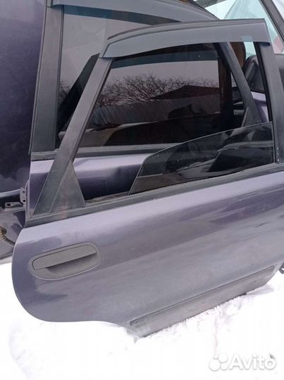 Дверь volvo s40