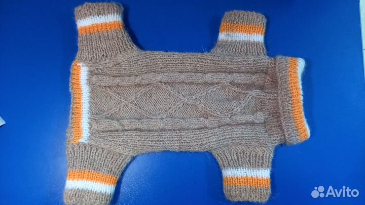 Свитер и комбинезон для маленькой собачки