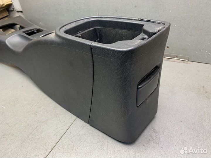 Центральная консоль Nissan Primera P12 седан 2.0