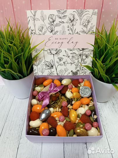 Подарочный набор на выпускной клубника мёд чай