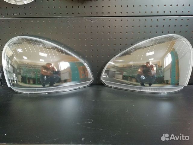 Стекло фары Приора Новое