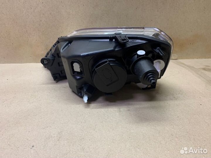 Фара правая Renault Logan