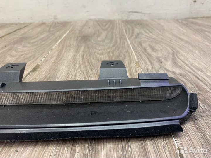 Стоп-сигнал крышки багажника задний Volvo V40