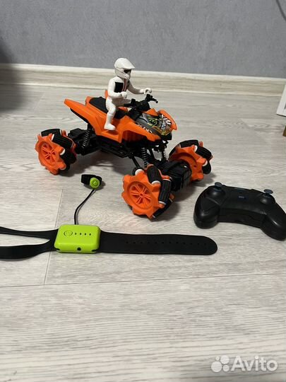 Радиоуправляемая машинка