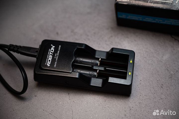 Зарядное устройство Robiton Li 500-2 18650 CR123а
