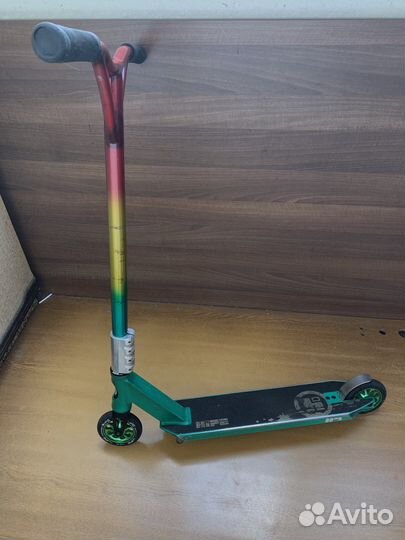 Трюковой самокат Tech Team