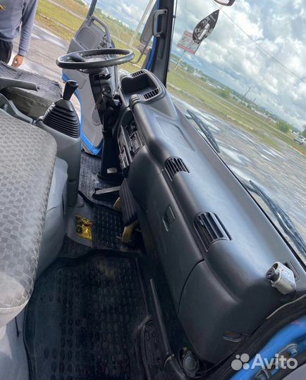 Isuzu NQR75 с КМУ, 2010