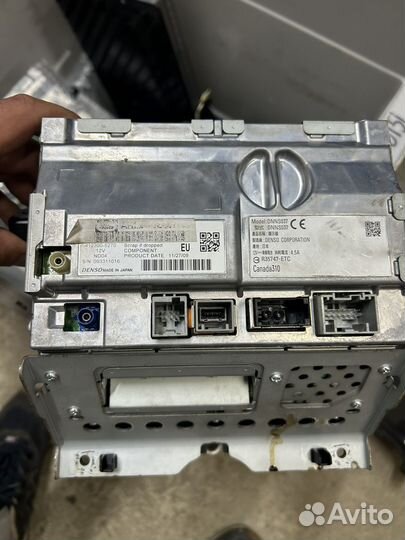 Монитор в торпеду range rover sport