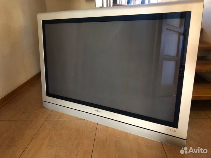 Телевизор с тумбой