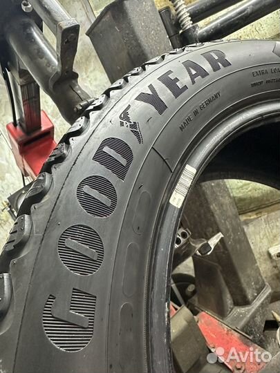 Goodyear Ultragrip Ice Arctic 225/55 R17