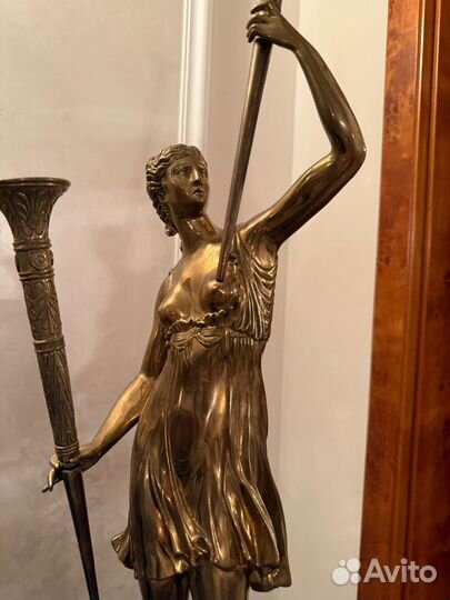 Бронзовая статуэтка