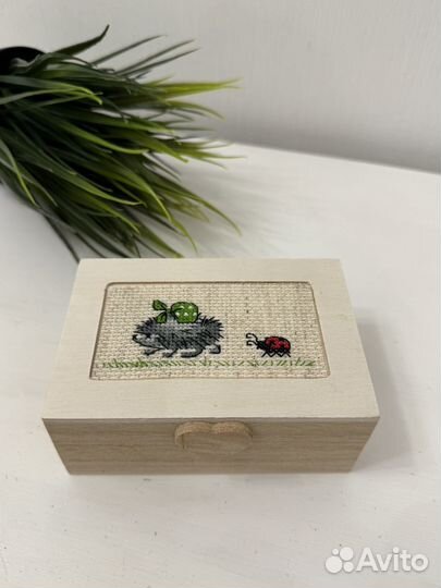 Шкатулка Ёжик с вышивкой