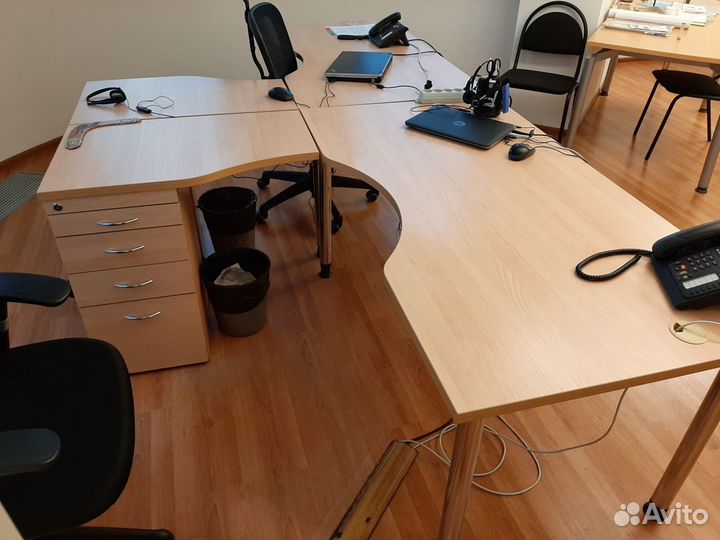 Стол угловой письменный