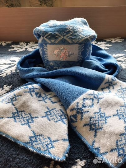 Шапки женские с шарфами