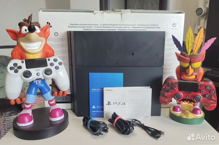 Sony PS4, 50+ игр, 2 геймпада