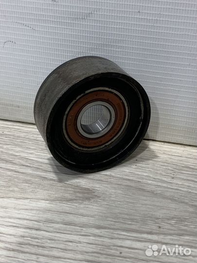 Ролик приводного ремня Натяжной обводной Renault s