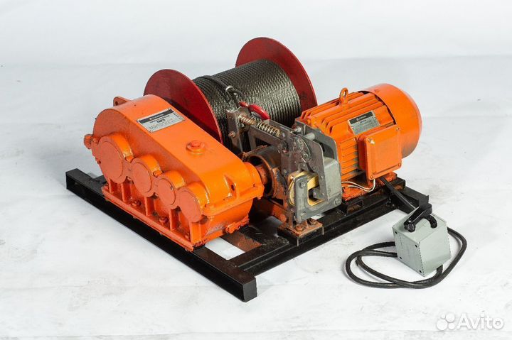 Лебедка электрическая 3 т трос 160 м 460 В