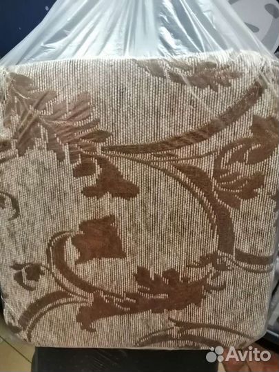 Чехлы на табуретки сидушки на стулья