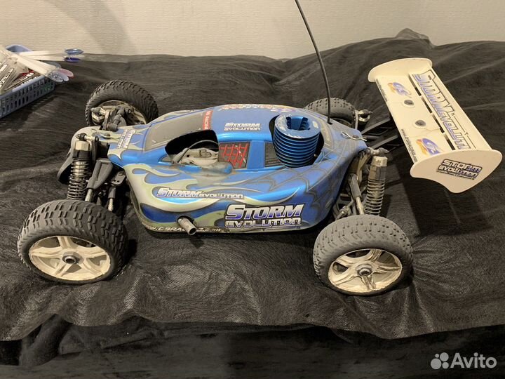 Машина на радиоуправлении нитрометан 1:8