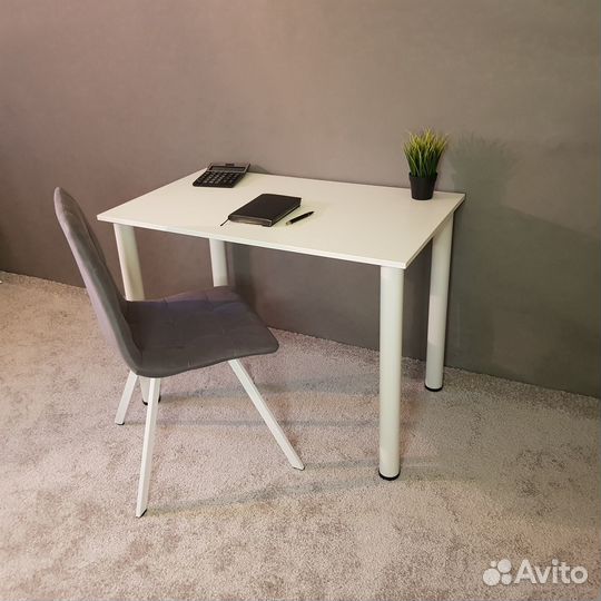 Компьютерный стол 100*60 см.Белые ножки.Письменный