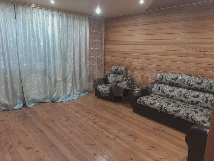 Дом 239 м² на участке 11 сот.