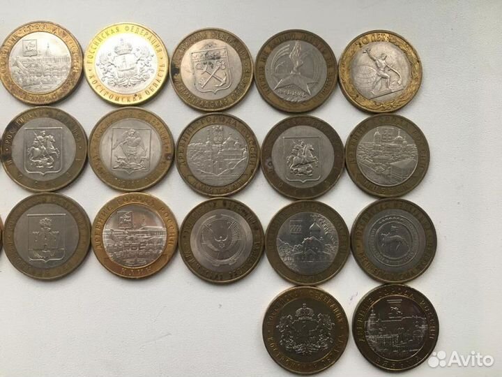 Продаются юбилейные монеты цена договорная