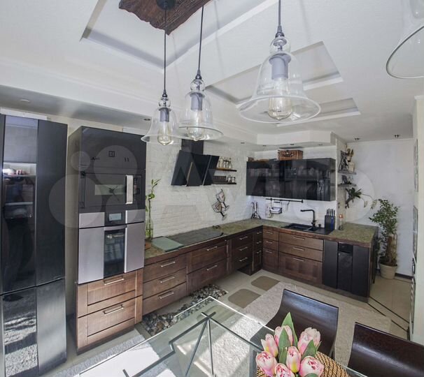 3-к. квартира, 81 м², 11/12 эт.