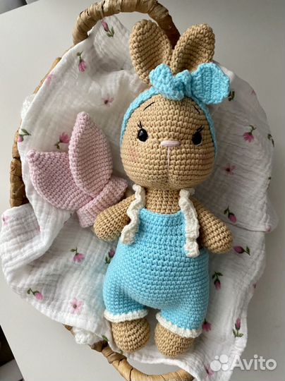 Зайка вязаная