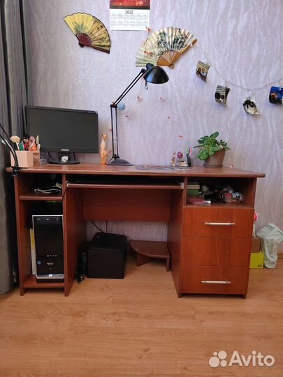 Компьютерный стол