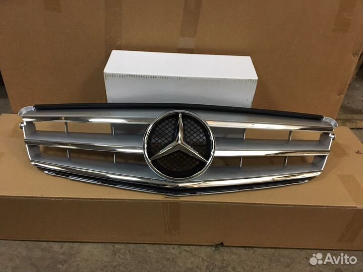 Решетка радиатора Mercedes C204