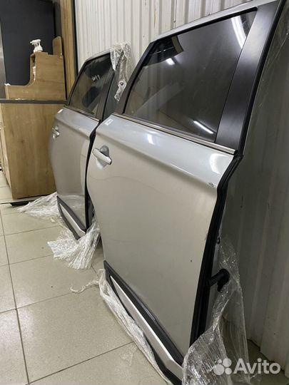 Задняя правая дверь Mitsubishi Outlander 3