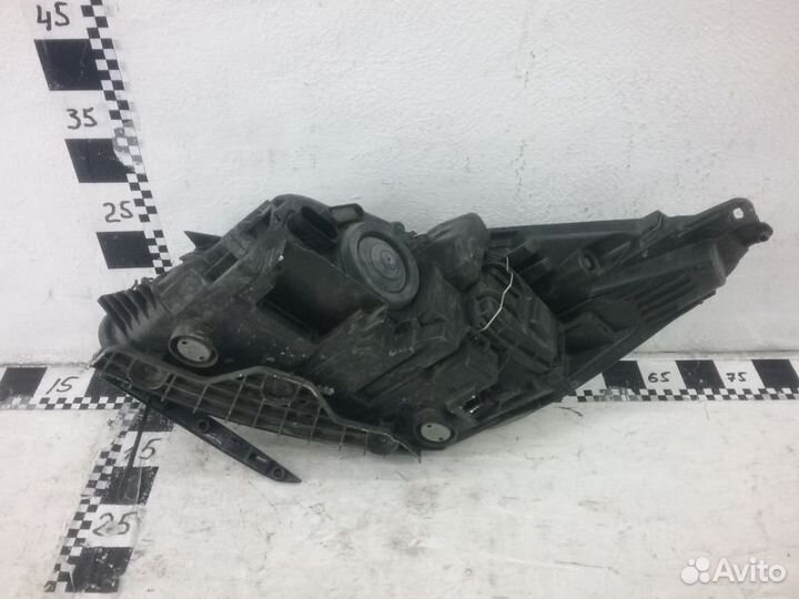 Фара правая Ford Kuga 2 галоген