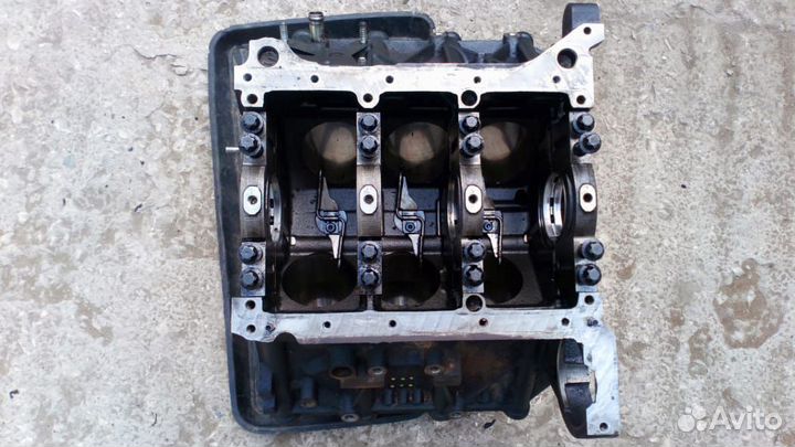 Блок цилиндров Audi A6 C5 2.5 TDI AKN