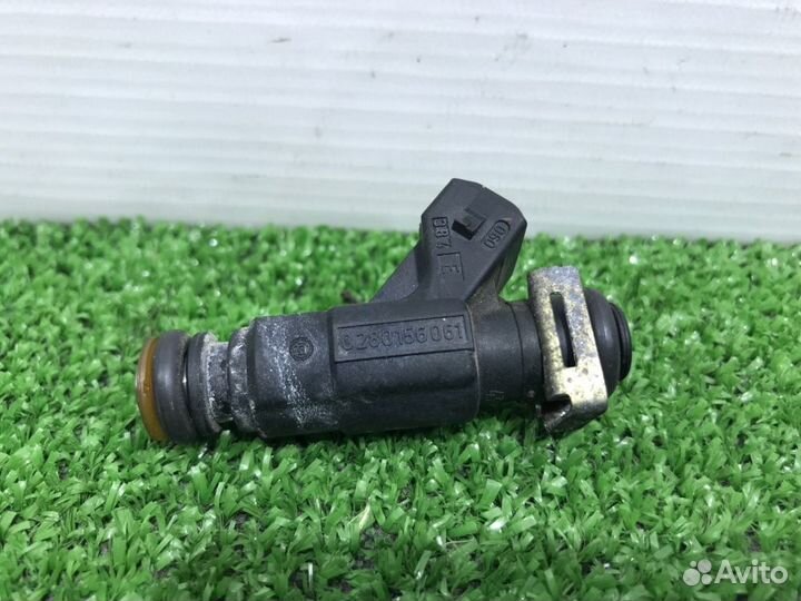 Форсунка инжекторная Audi Tt 8N AUQ 2004