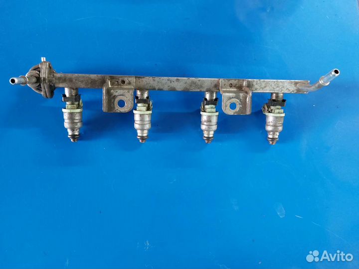 Топливная рампа с форсунками Дэу Нексия 16кл