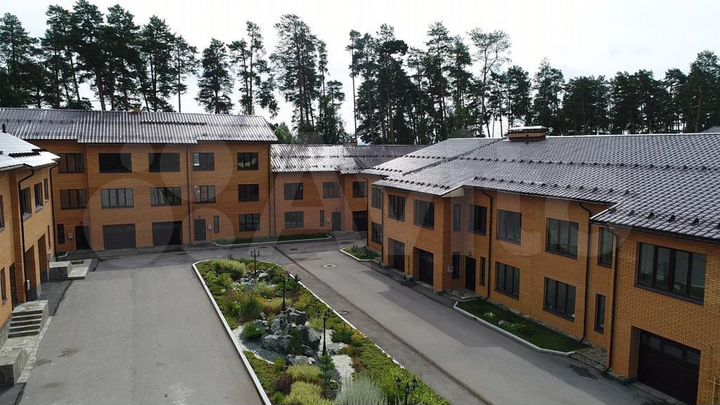 Таунхаус 227 м² на участке 3 сот.