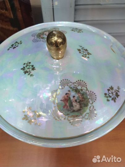 Супница и тарелки мадонна