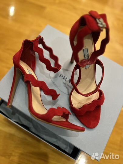 Босоножки женские