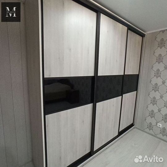 Шкаф купе с зеркалом