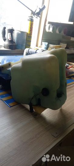 Бачек омывателя фар и лобового стекла