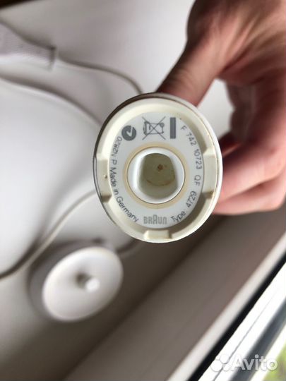 Электрическая зубная щетка oral b