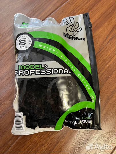 Спортивные перчатки