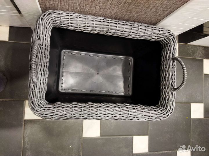 Уличное кашпо для цветов