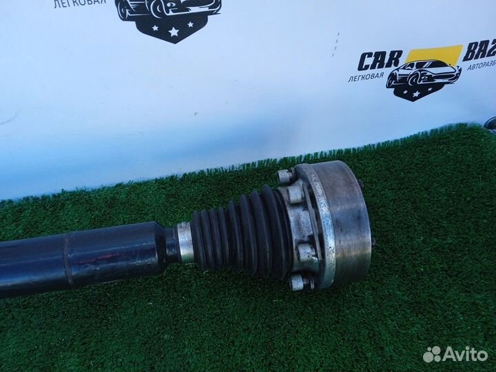 Полуось (привод) передний R Volkswagen Caddy