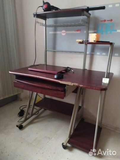 Компьютерный стол