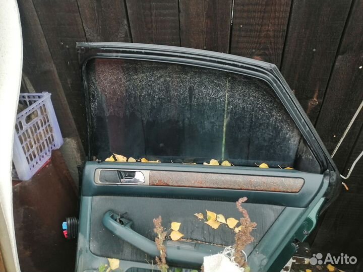 Продам стекла аудио переднее правое и заднее ле