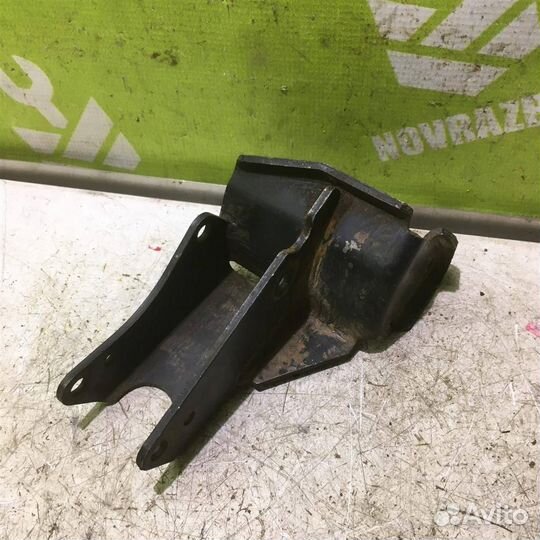 Кронштейн кпп Вольво C40